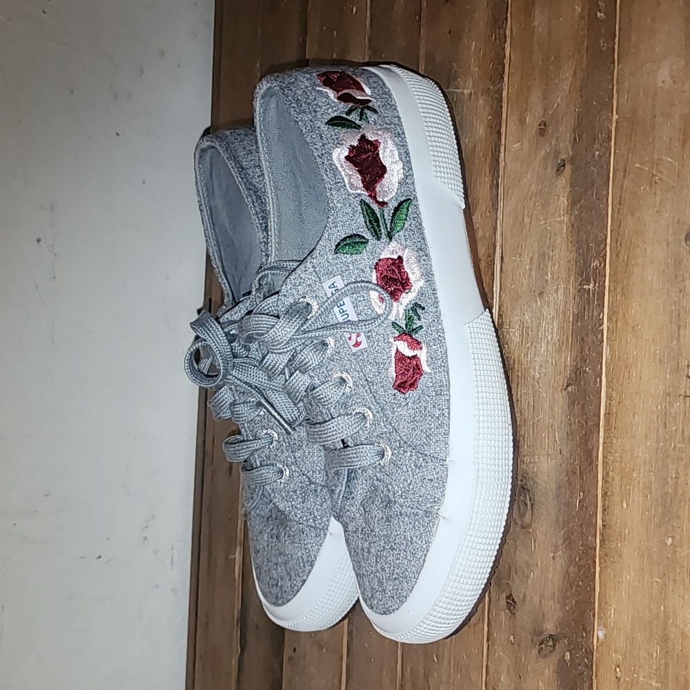 Superga 2750 embroidery flower sneaker size 6 brand new no box or tags